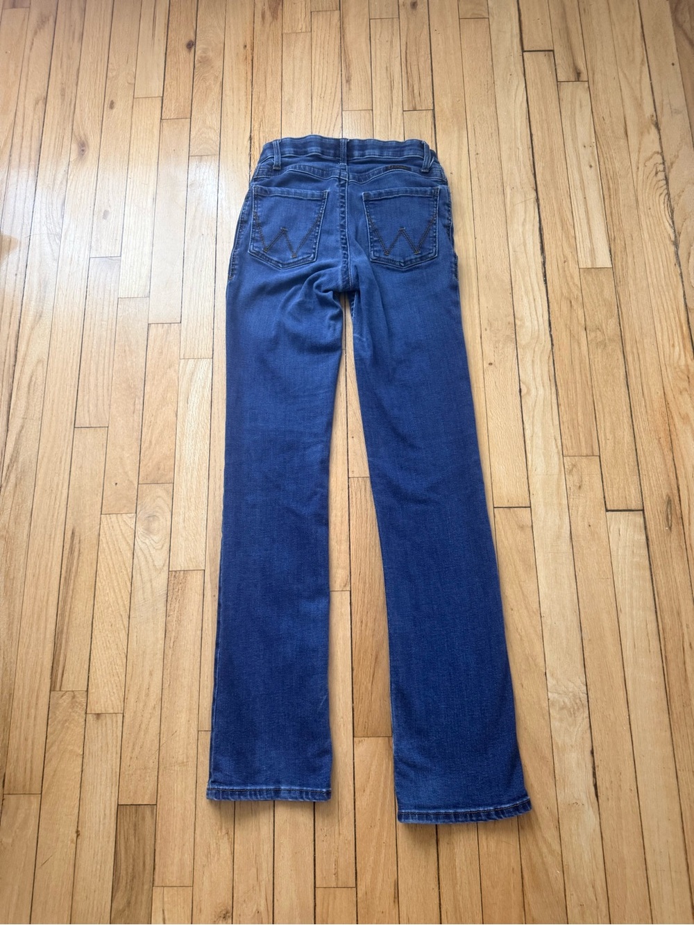 Classic Women's Blue Straight-Leg Jeans - Picture 2 of 3